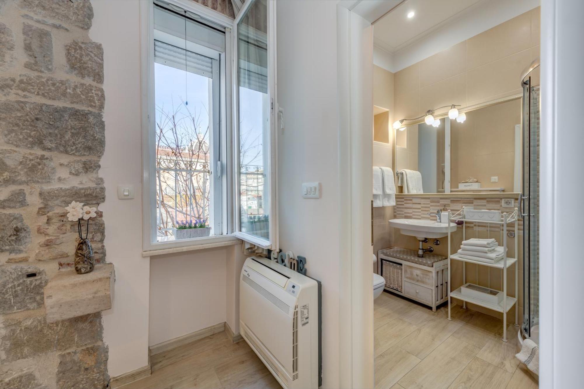 Victoria Luxury Rooms - Split Downtown Bagian luar foto